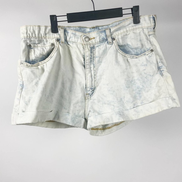Levi's Levi Strauss Acid Wash Light wash Denim Shorts Jean Size 33 - Picture 2 of 8